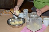 Výroba sýrů - stloukání másla